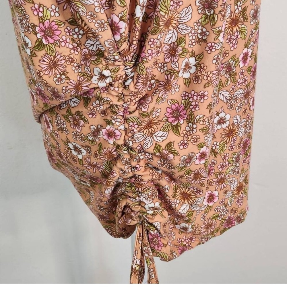 No Comment Ruched Side Ties Floral Top - Picture 5 of 6
